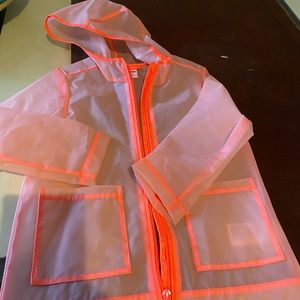 Never worn old navy rain jacket.super stylish❤️